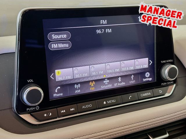 Used 2025 Nissan Rogue SV image 15