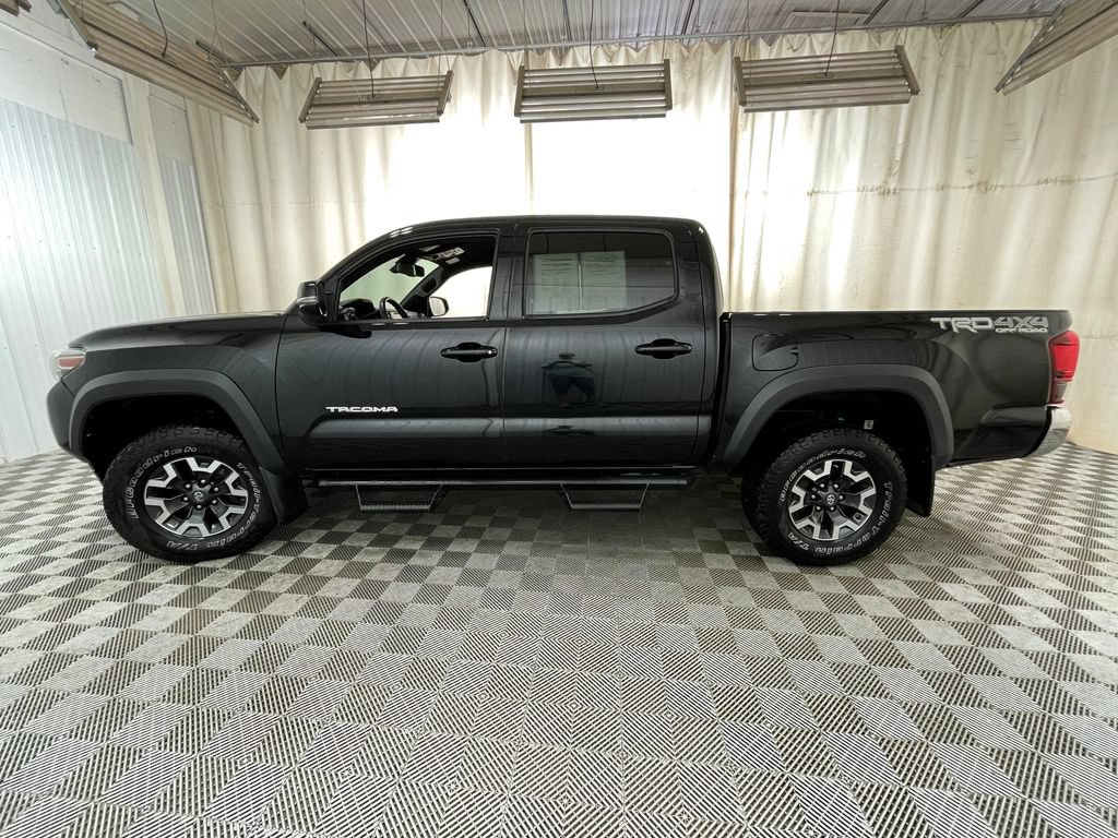 Used 2019 Toyota Tacoma TRD Off-Road AWD/4WD image 15