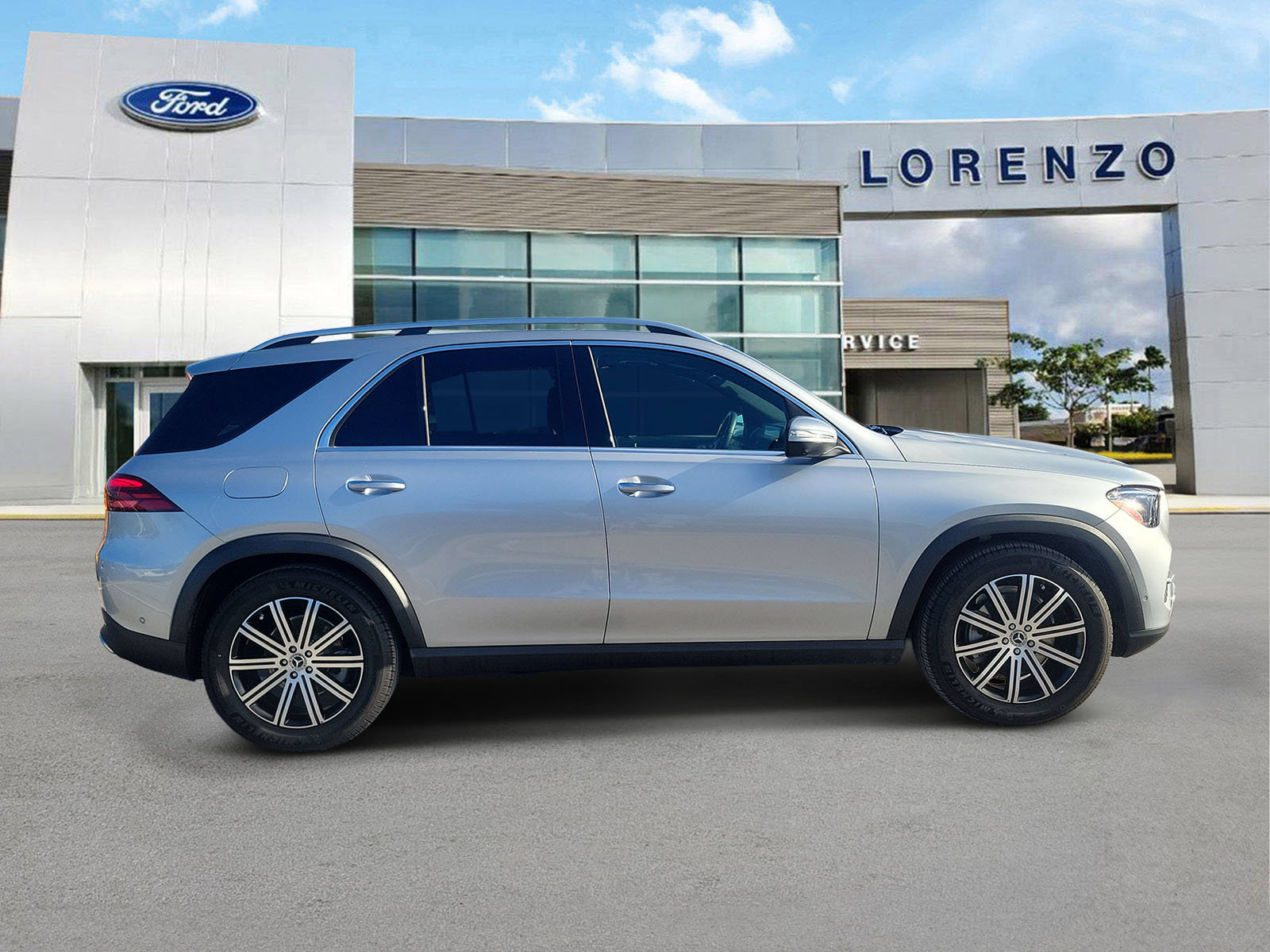 Used 2026 Mercedes-Benz GLE 350 4MATIC image 4