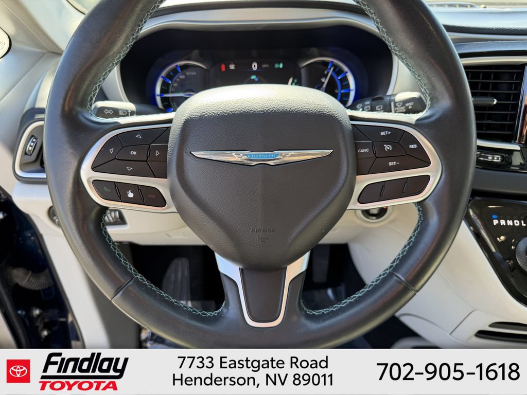Used 2018 Chrysler Pacifica Touring-L FWD image 22