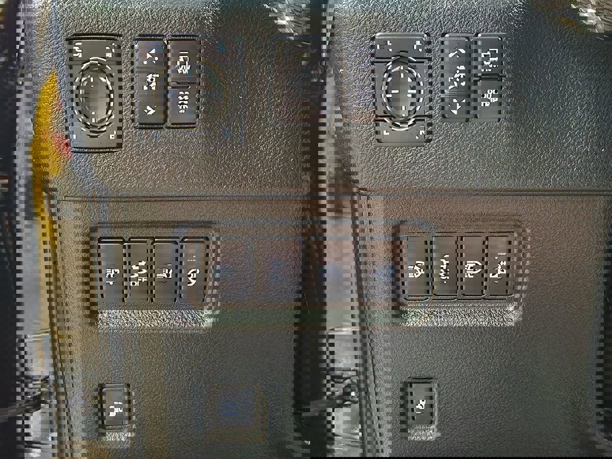 Used 2023 Lexus GX 460 image 40