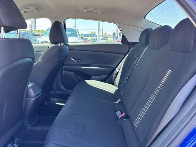 Used 2023 Hyundai Elantra SEL w/ Preferred Accessory Package FWD image 11