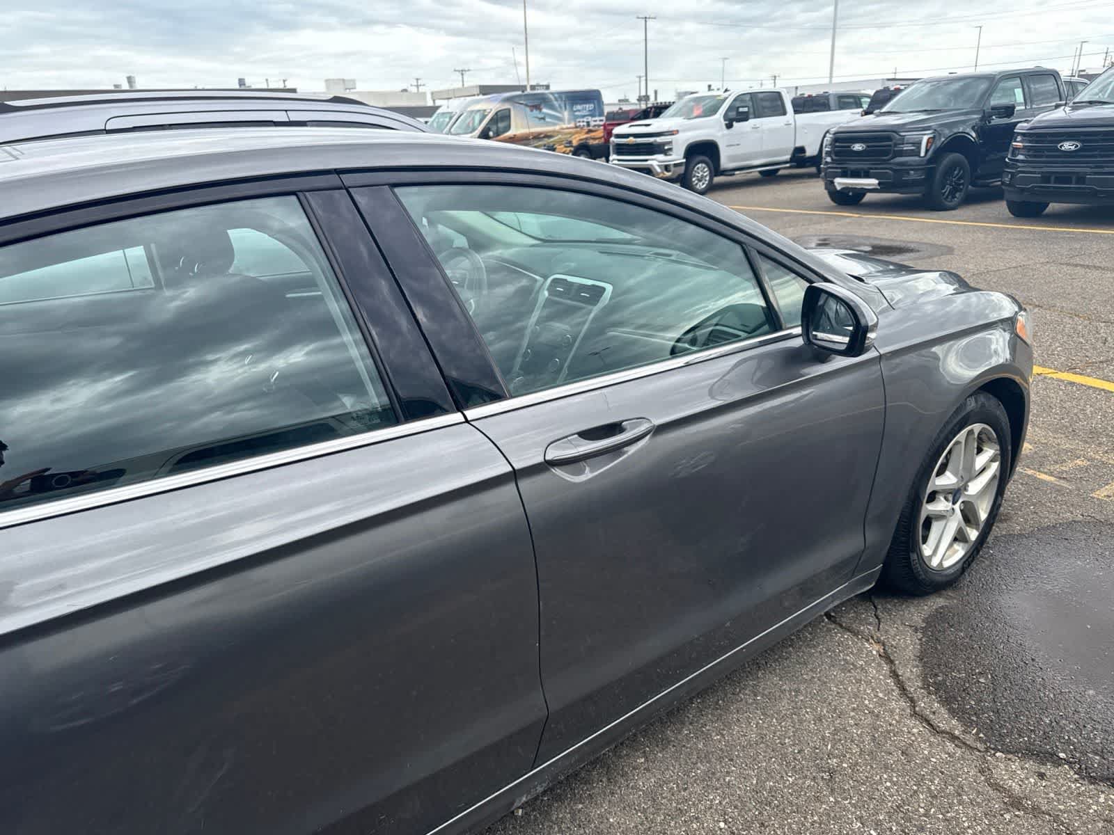 Used 2014 Ford Fusion SE FWD image 24