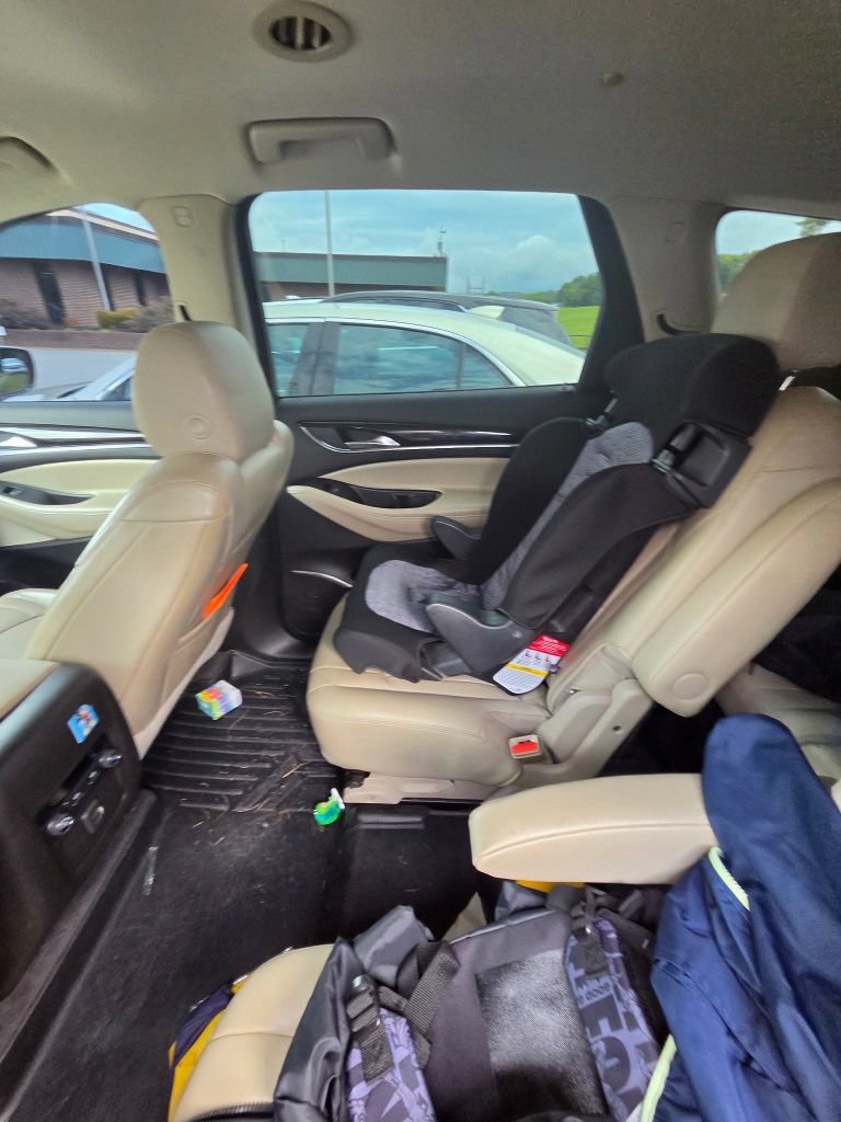 Used 2019 Buick Enclave Essence FWD image 11