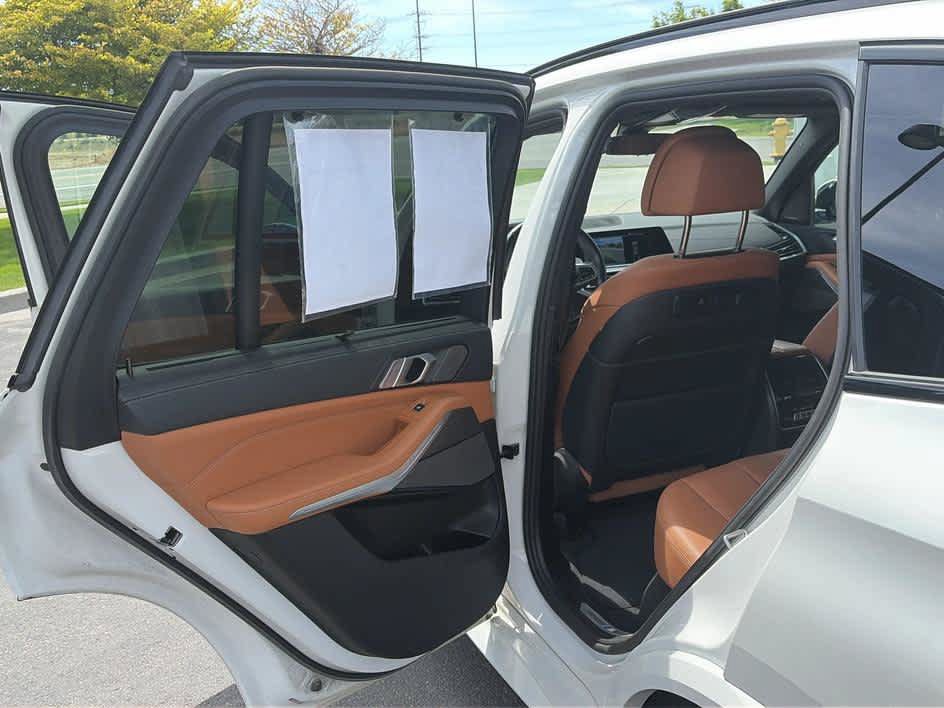 Used 2022 BMW X5 M50i w/ Executive Package AWD/4WD image 18