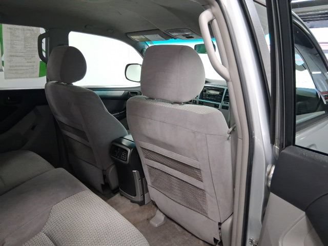Used 2005 Toyota 4Runner SR5 AWD/4WD image 20