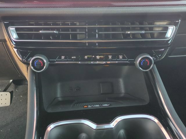 Used 2026 Chevrolet Traverse Z71 w/ Enhanced Driving Package AWD/4WD image 16