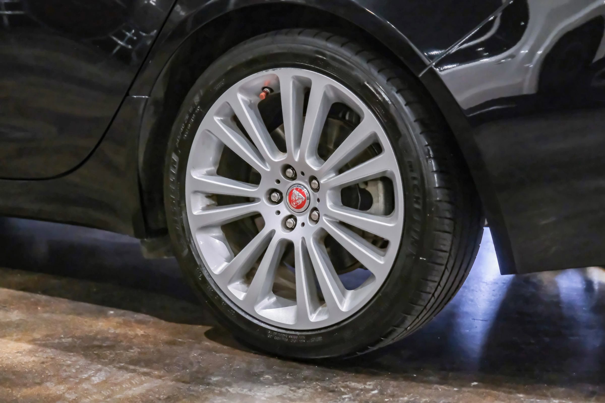 Used 2020 Jaguar XF Prestige RWD image 53