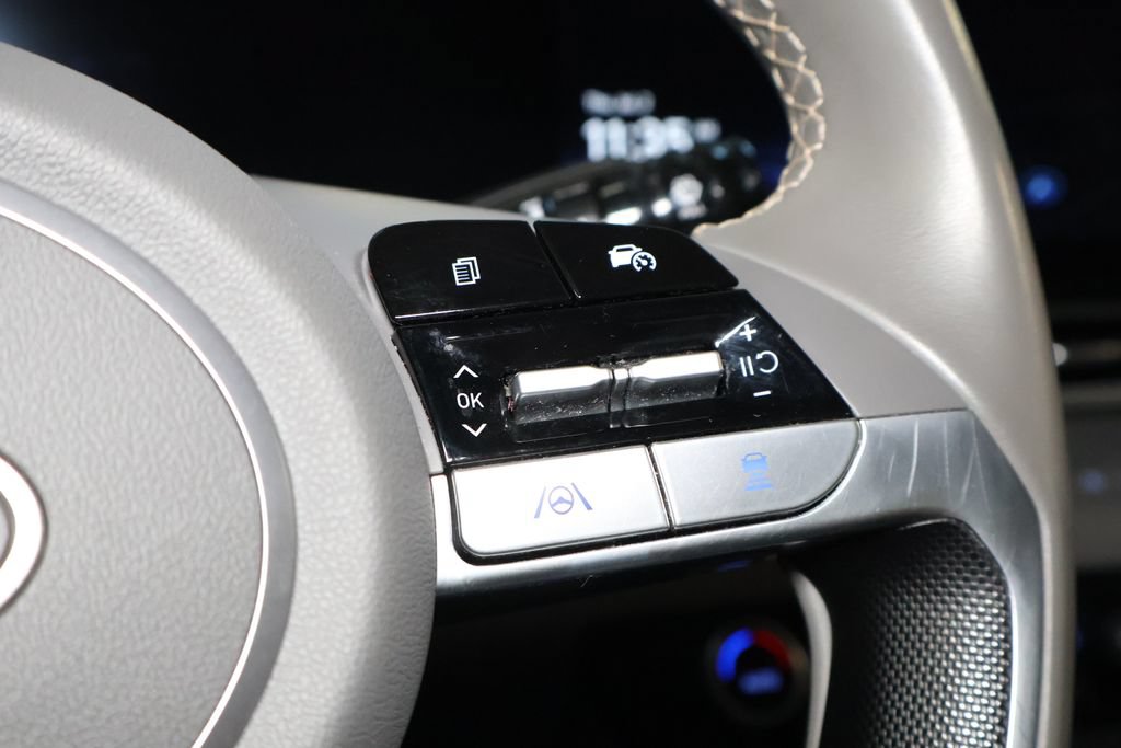 Used 2025 Hyundai Elantra SEL FWD image 20