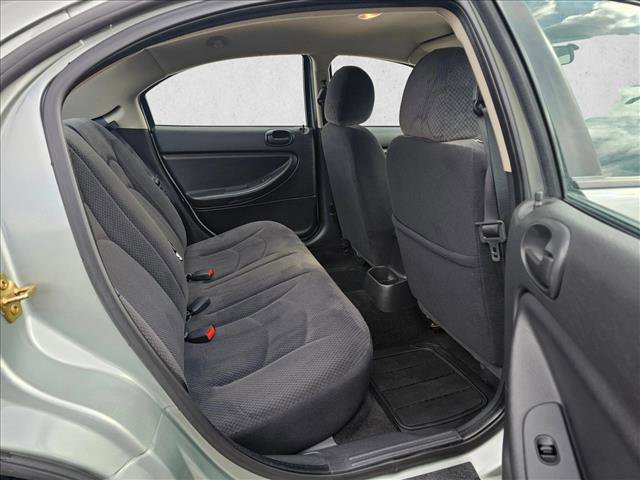 Used 2005 Chrysler Sebring Touring FWD image 11