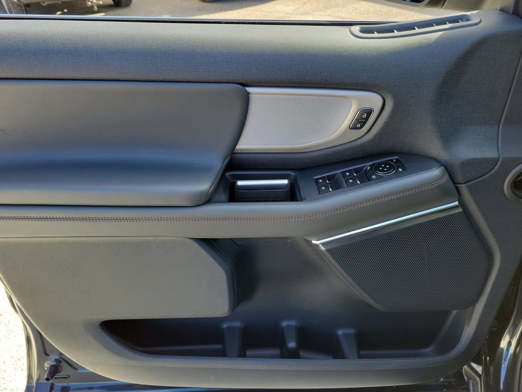 New 2025 Ford Expedition Active image 24