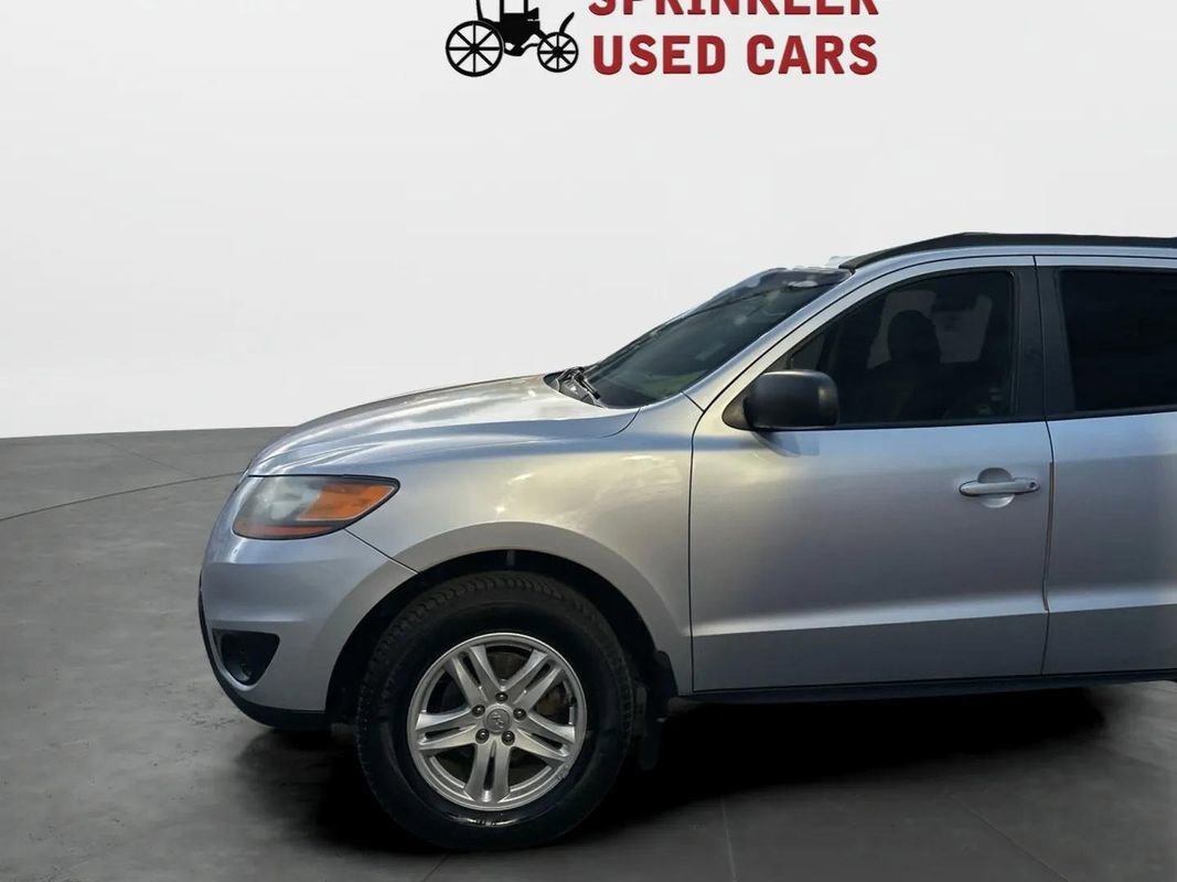 Used 2011 Hyundai Santa Fe GLS image 16