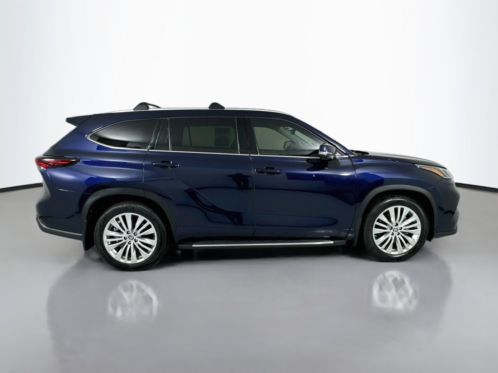 Used 2024 Toyota Highlander Platinum AWD/4WD image 8
