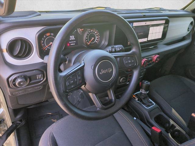 Used 2025 Jeep Wrangler Unlimited Sport AWD/4WD image 10