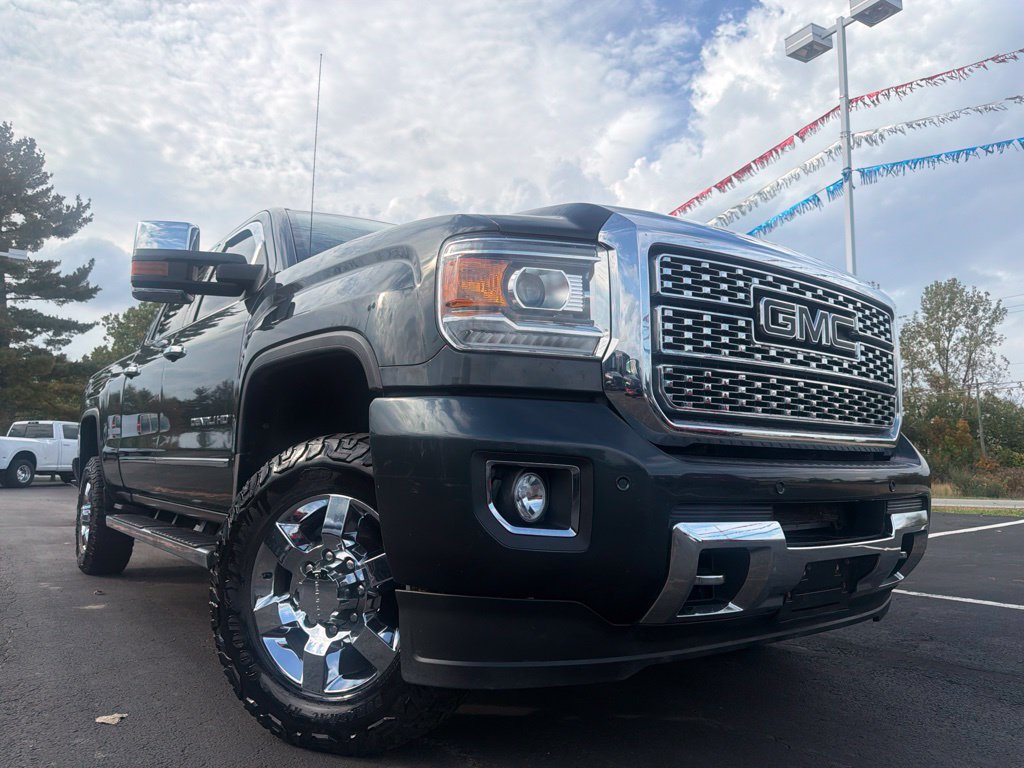 Used 2018 GMC Sierra 3500 Denali w/ Suspension Package, Off-Road AWD/4WD image 46