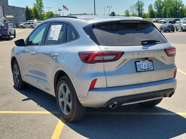 Used 2023 Ford Escape ST-Line w/ Tech Pack #1 AWD/4WD image 3