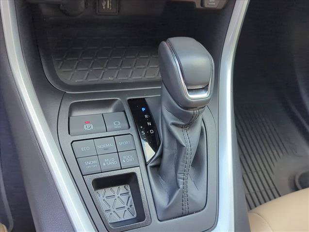 Certified 2024 Toyota RAV4 XLE Premium AWD/4WD image 22