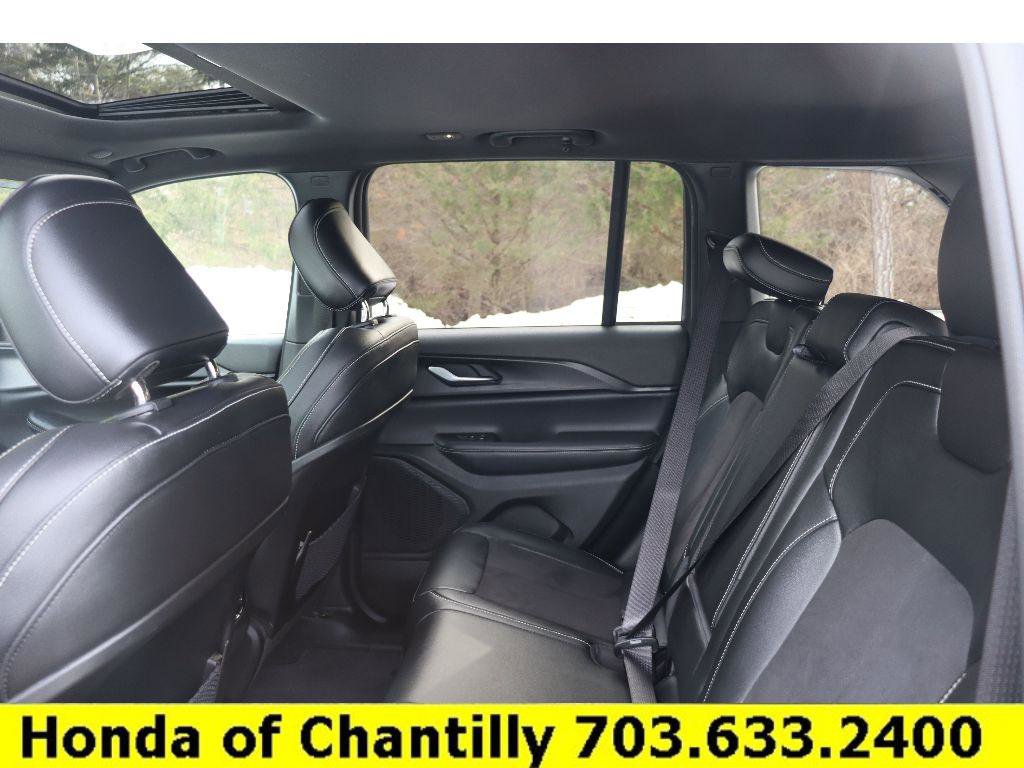 Used 2024 Jeep Grand Cherokee Altitude image 29