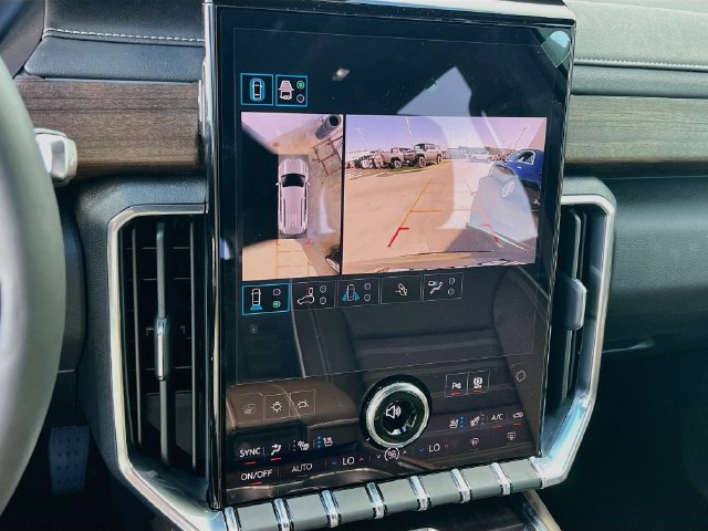New 2027 GMC Acadia Denali Ultimate FWD image 9