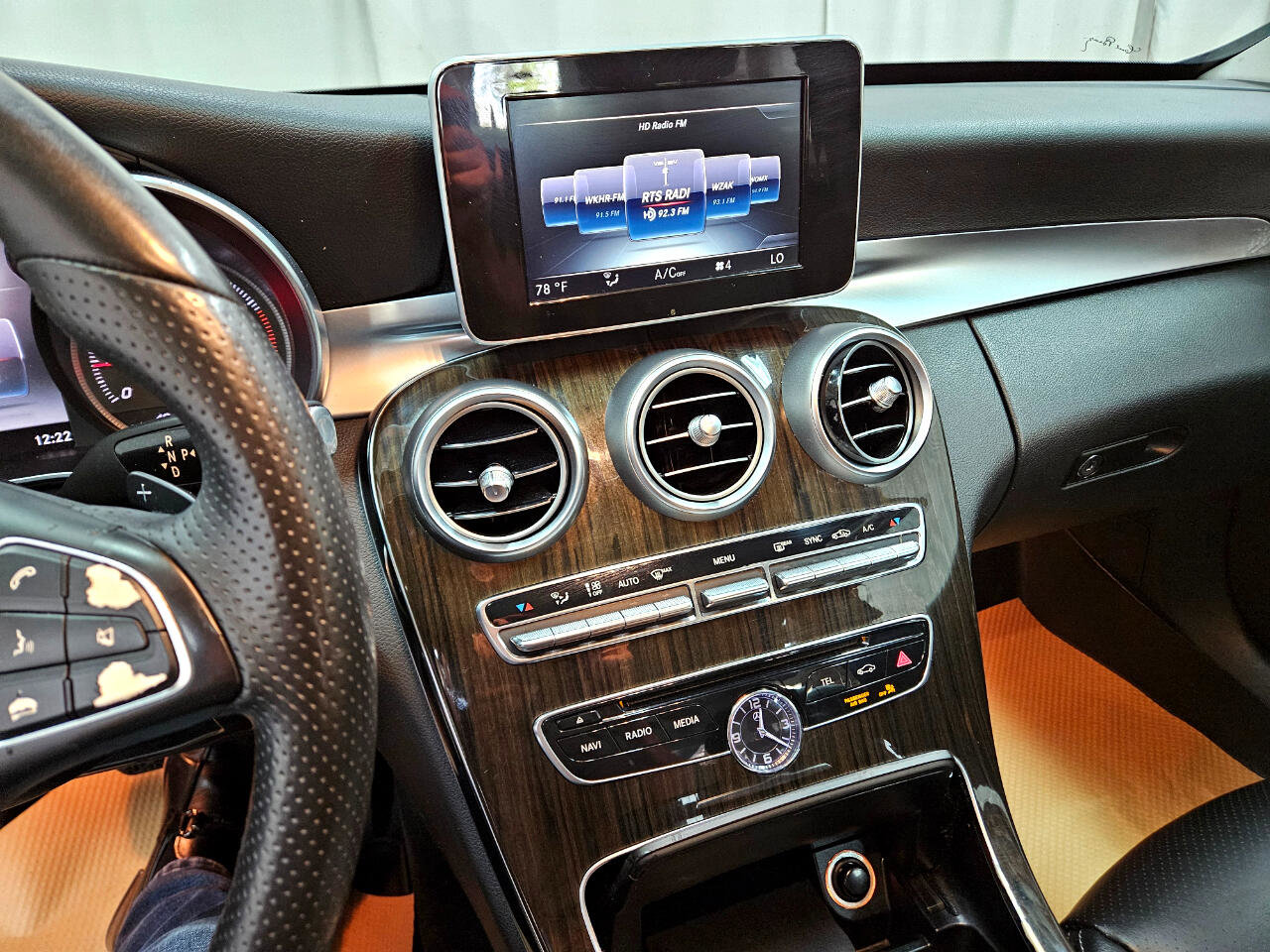 Used 2015 Mercedes-Benz C 300 Sedan image 20