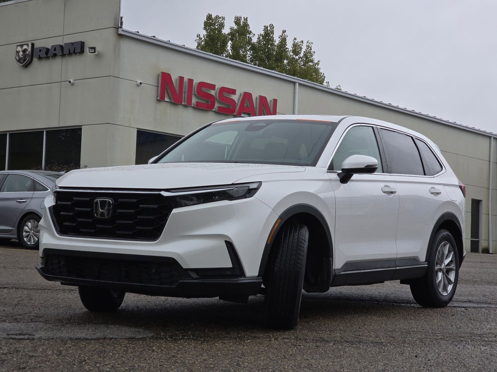 Used 2024 Honda CR-V EX-L image 11