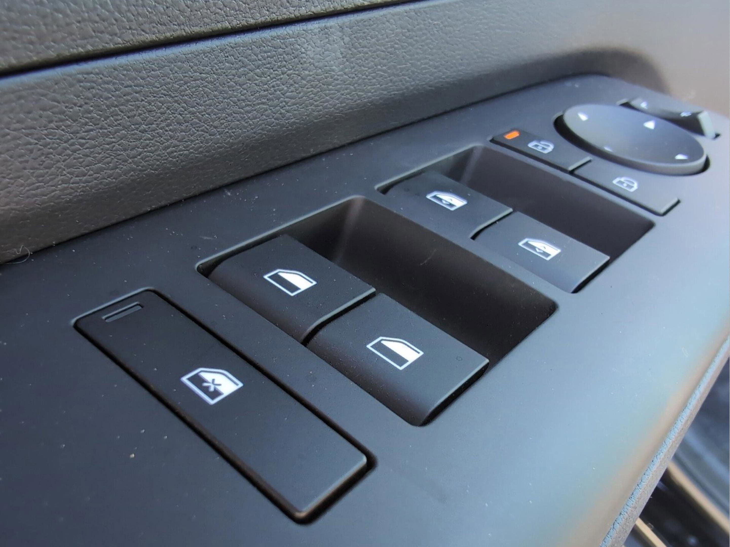 Used 2025 Hyundai Kona SEL image 13