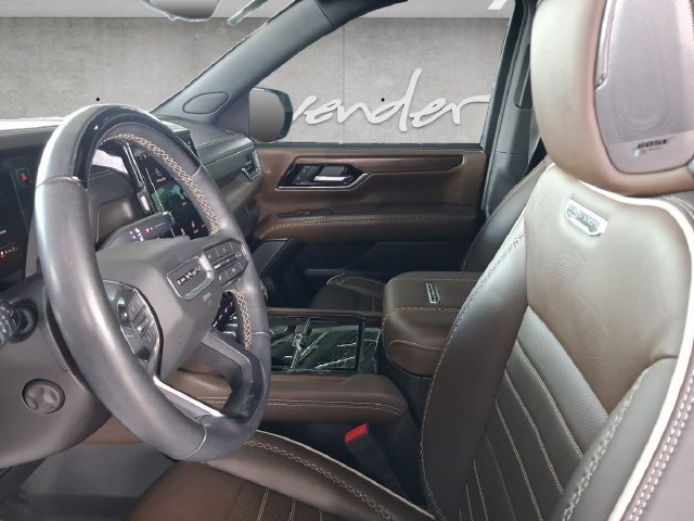 Used 2025 GMC Yukon Denali Ultimate AWD/4WD image 24