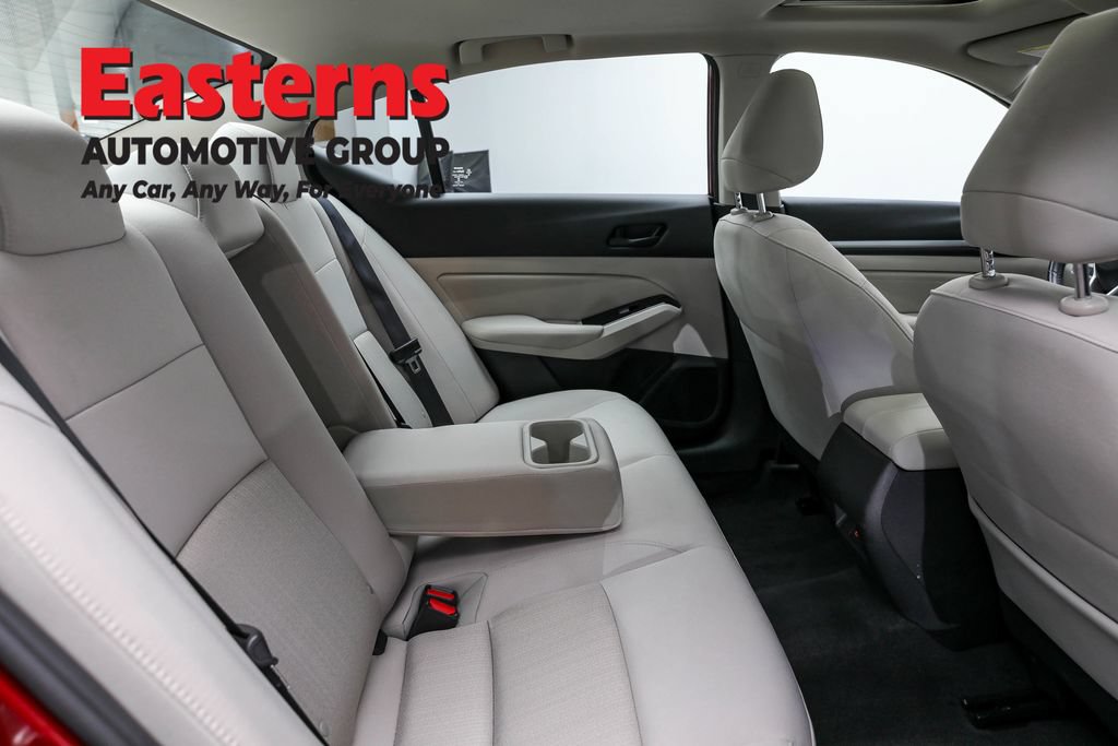 Used 2023 Nissan Altima 2.5 SV w/ SV Premium Package FWD image 22