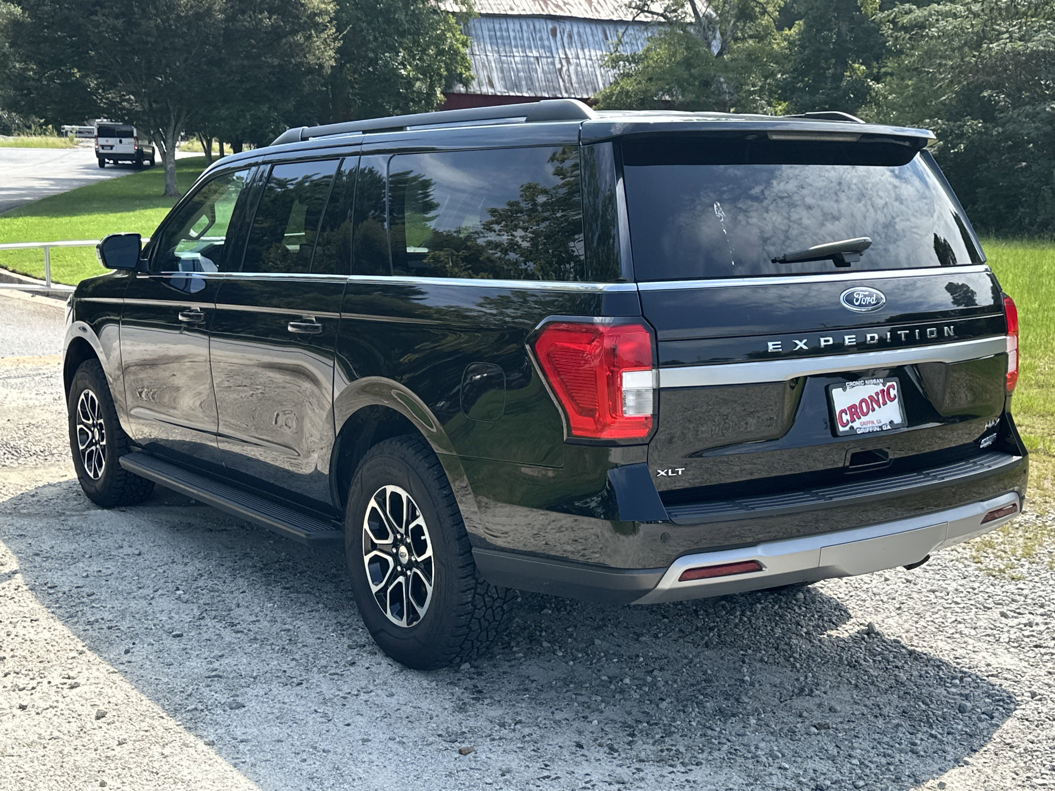 Used 2024 Ford Expedition Max XLT image 7