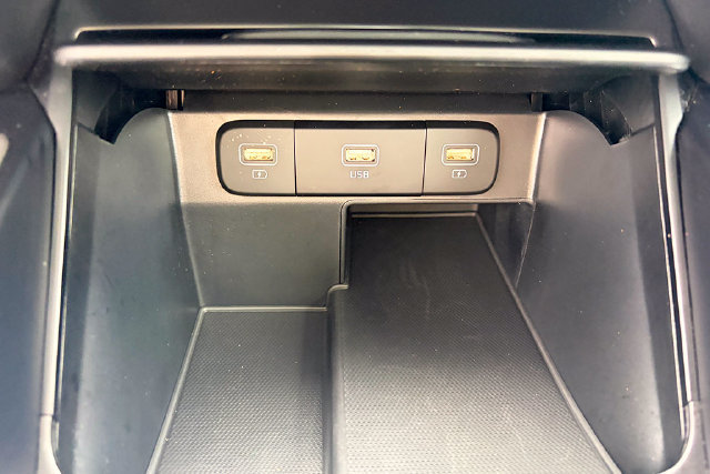 Used 2022 Kia Sorento S w/ Panoramic Sunroof Package AWD/4WD image 13