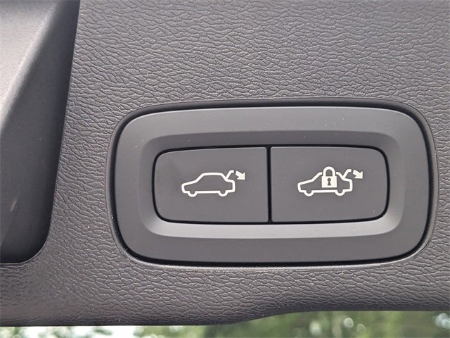 New 2025 Volvo XC60 B5 Plus w/ Protection Package Premier image 14