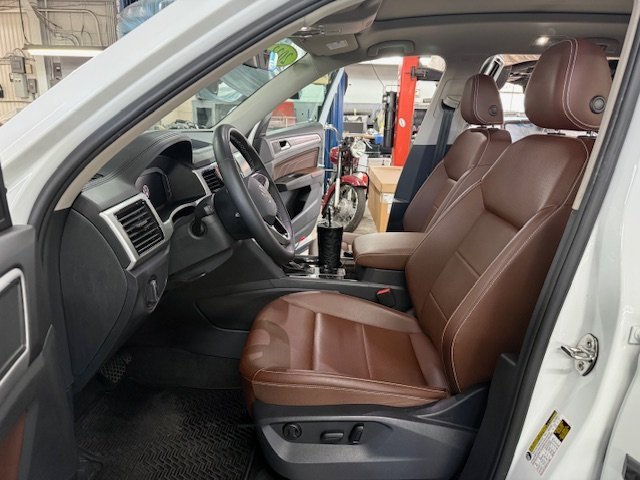 Used 2023 Volkswagen Atlas SE w/ Panoramic Sunroof Package image 5