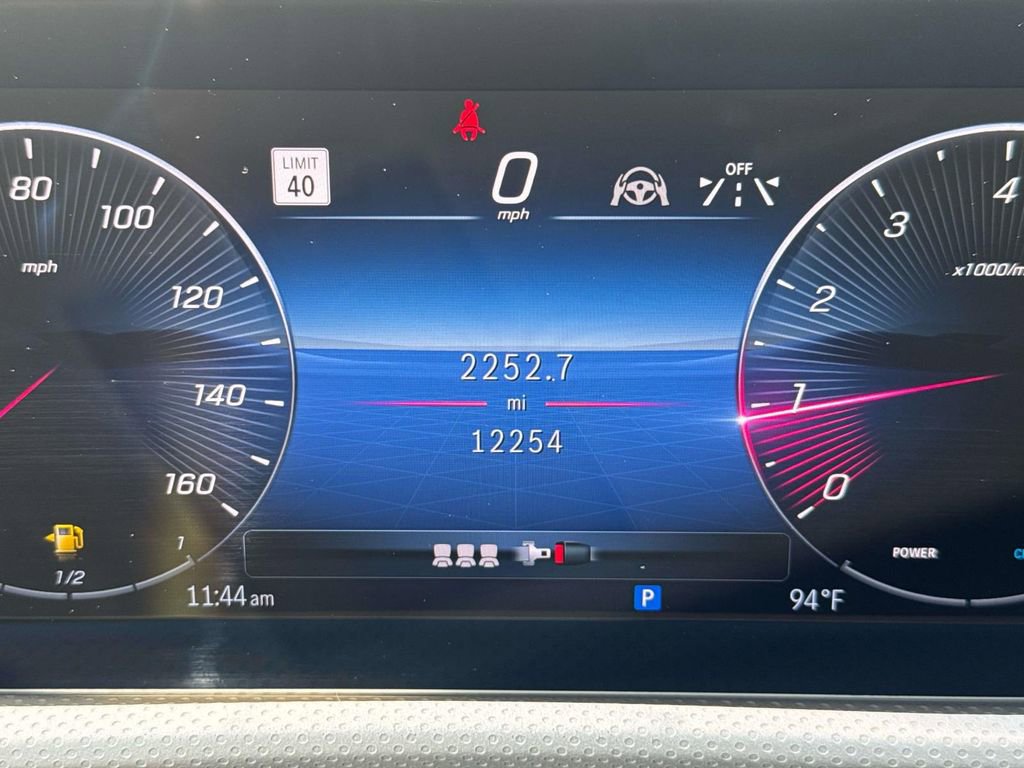 Used 2025 Mercedes-Benz CLA 250 4MATIC image 27