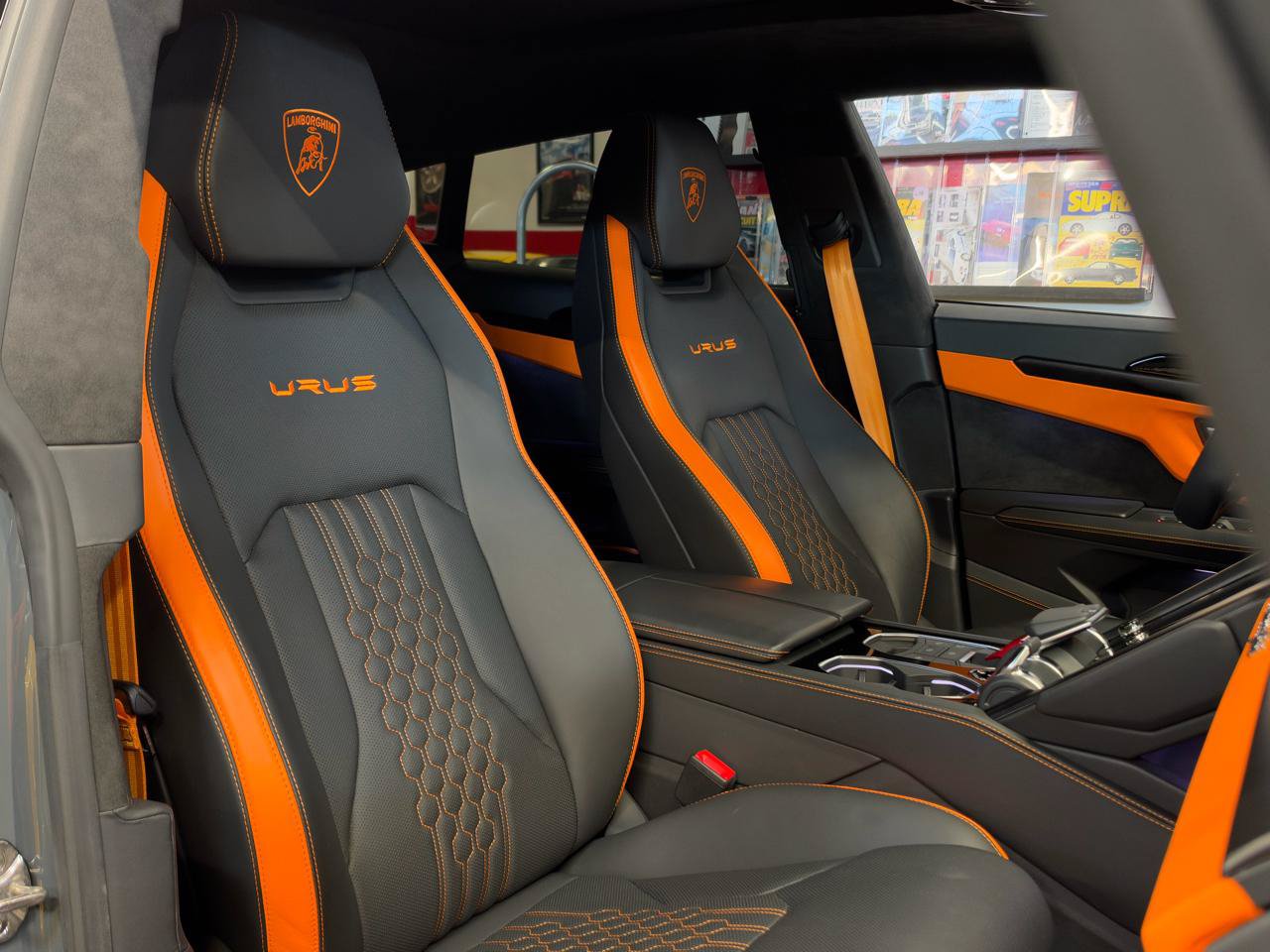 Used 2024 Lamborghini Urus S AWD/4WD image 23