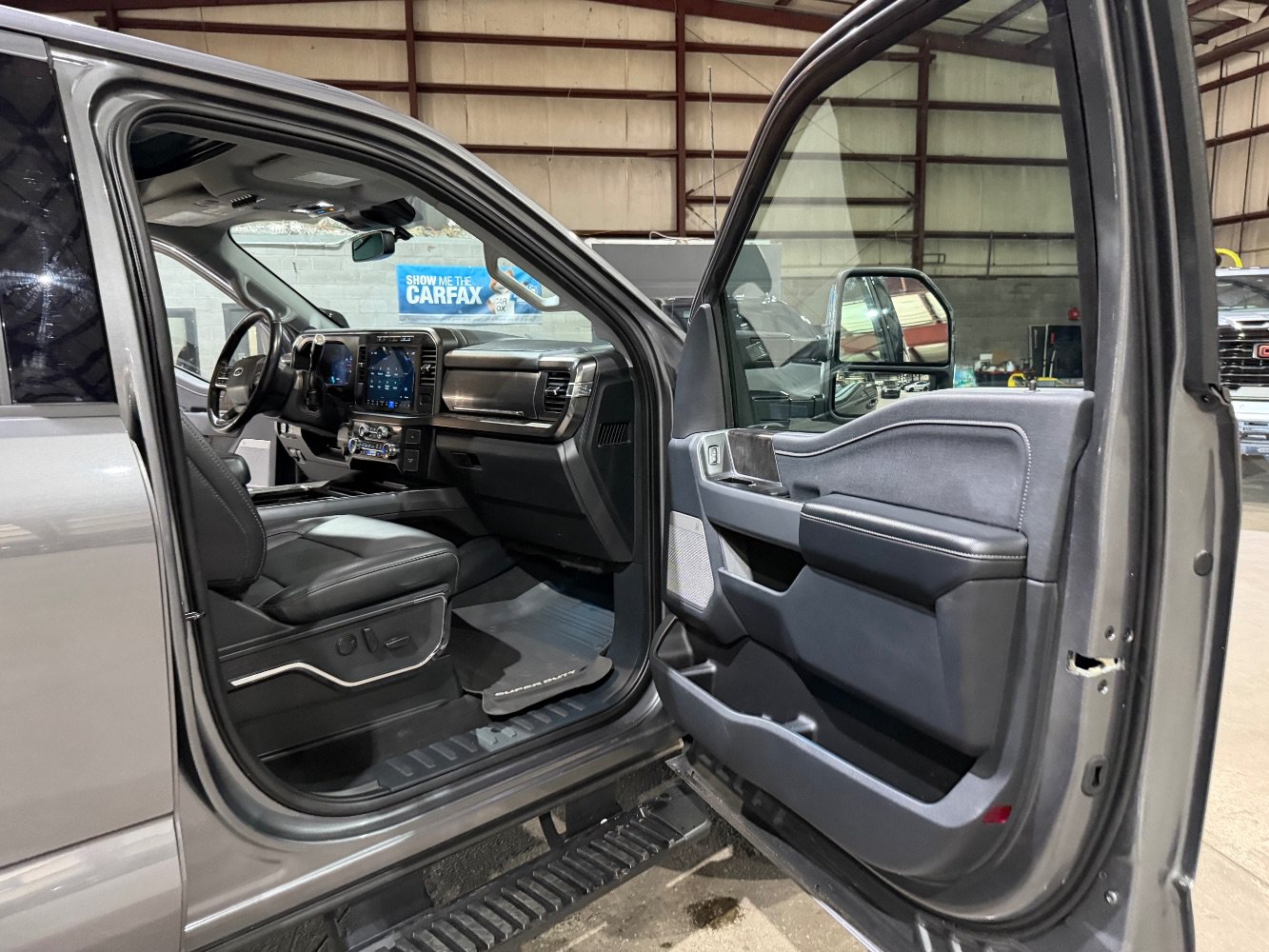 Used 2024 Ford F250 Lariat w/ Sport Appearance Package AWD/4WD image 25