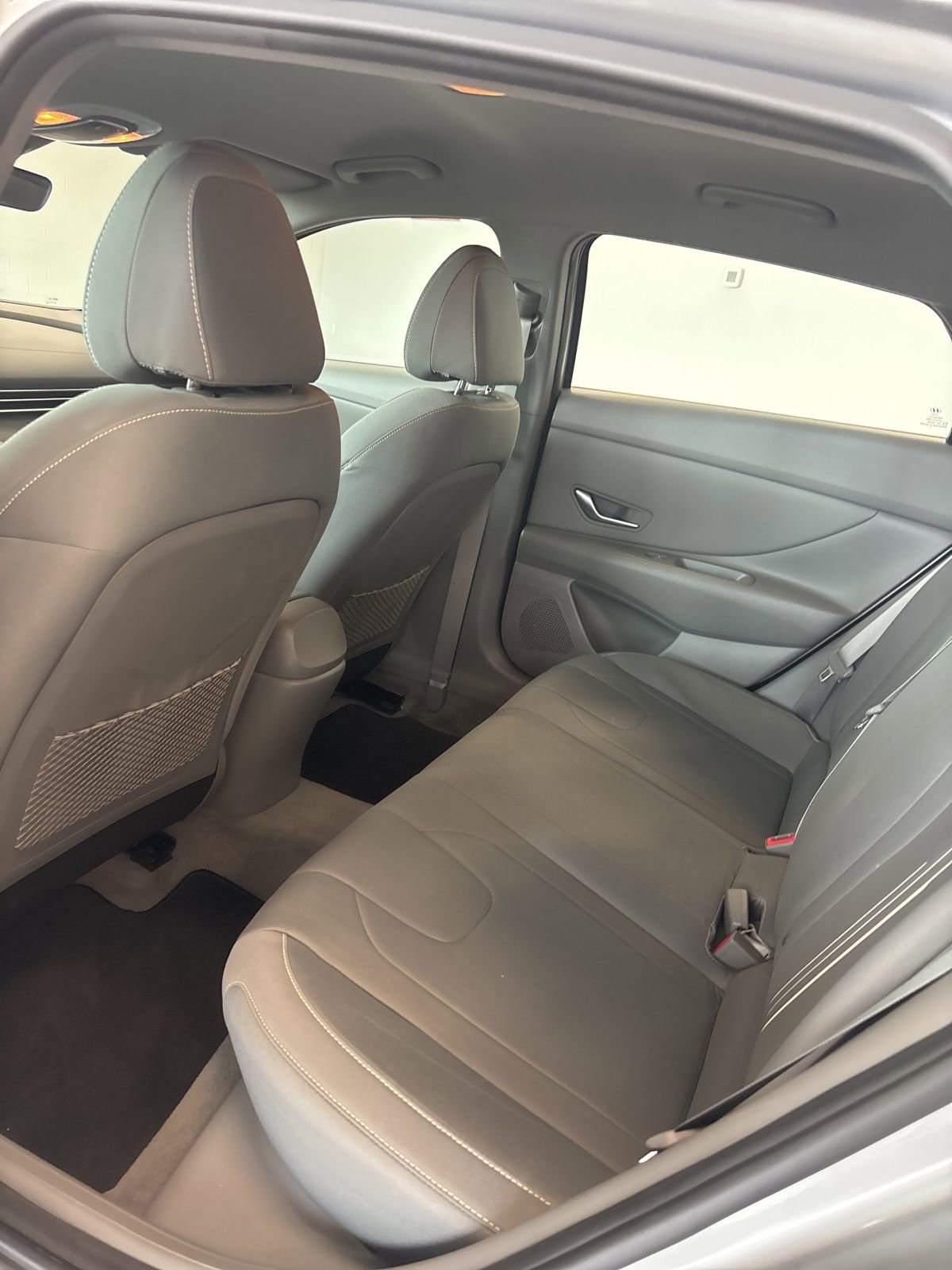 Used 2022 Hyundai Elantra SEL w/ Convenience Package image 6