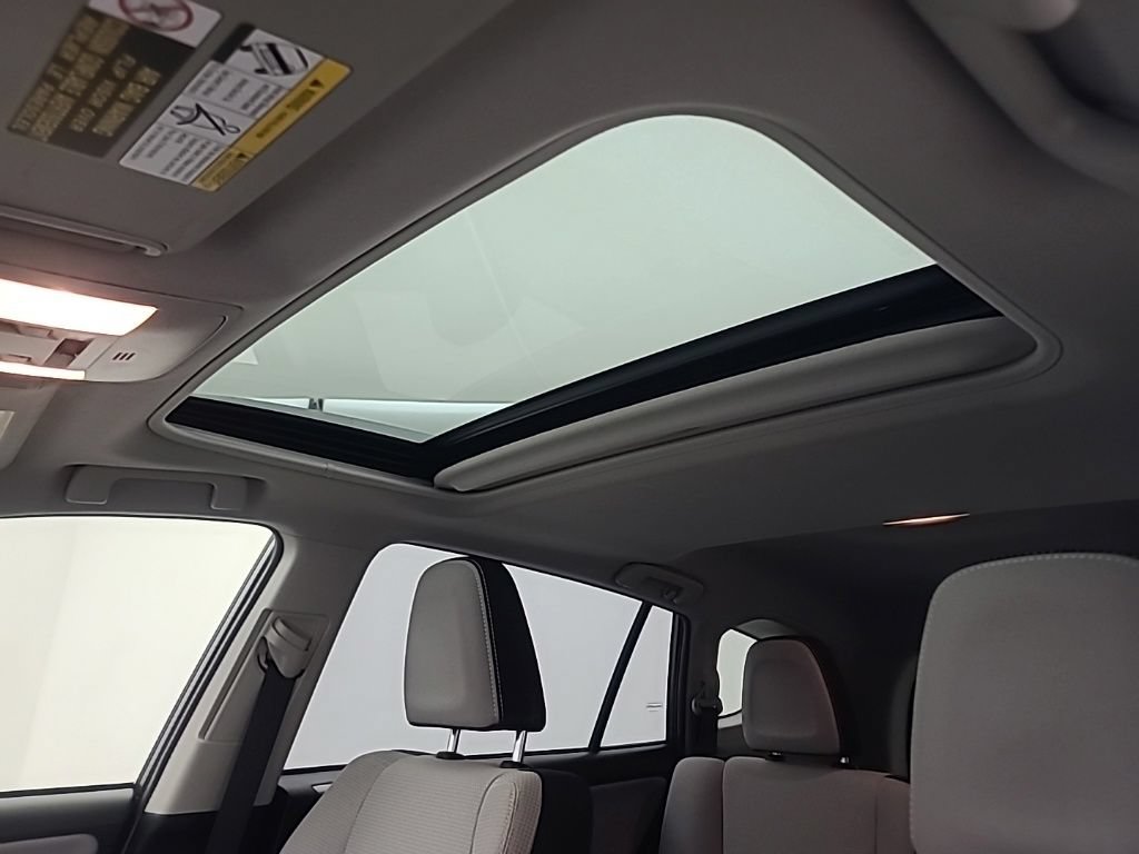 Used 2018 Toyota RAV4 XLE w/ Plus Extra Value Package FWD image 38