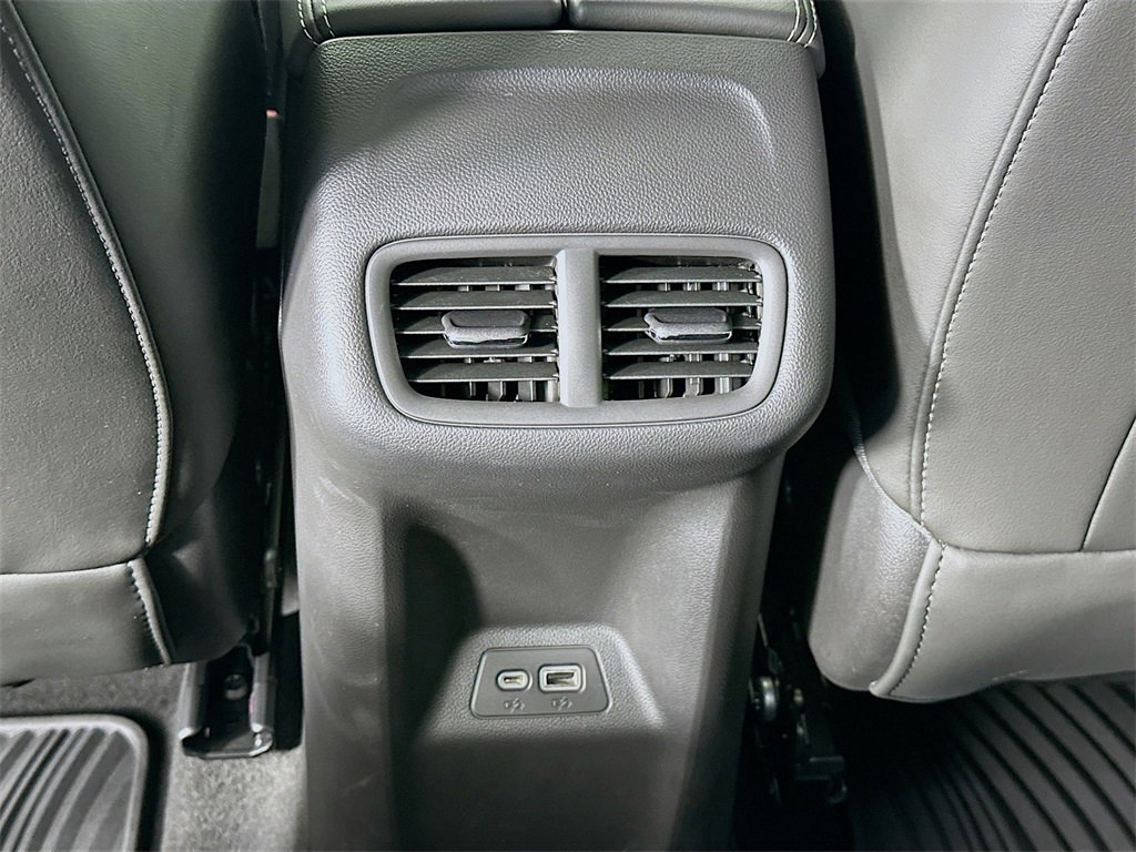 Used 2022 Buick Envision Essence w/ Safety Package image 14