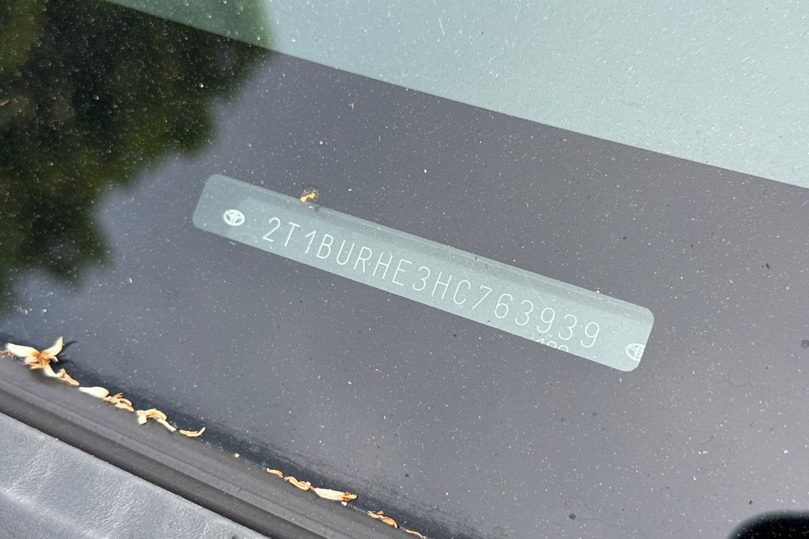 Used 2017 Toyota Corolla LE w/ Carpet Mat Package (TMS) image 8