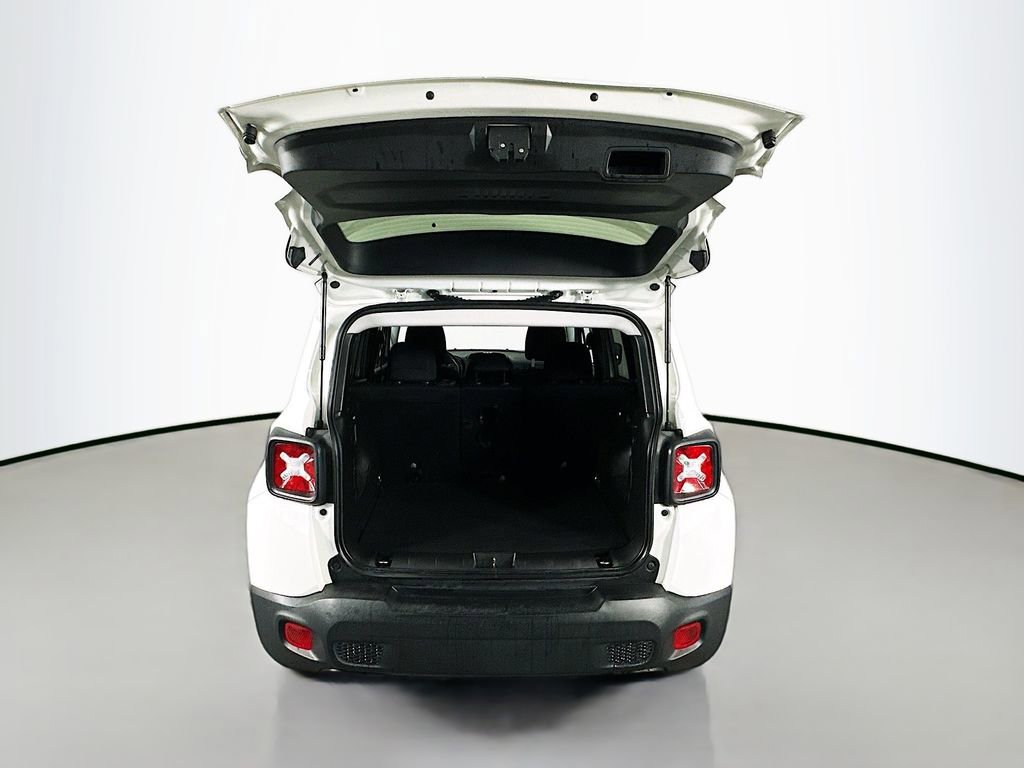 Used 2019 Jeep Renegade Latitude w/ Popular Equipment Group FWD image 25