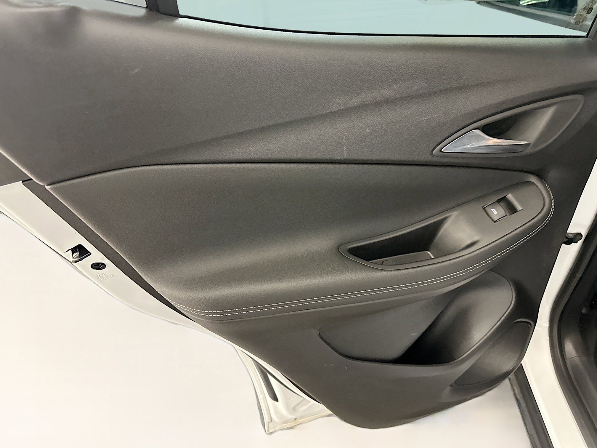 Used 2025 Buick Encore GX Preferred image 26