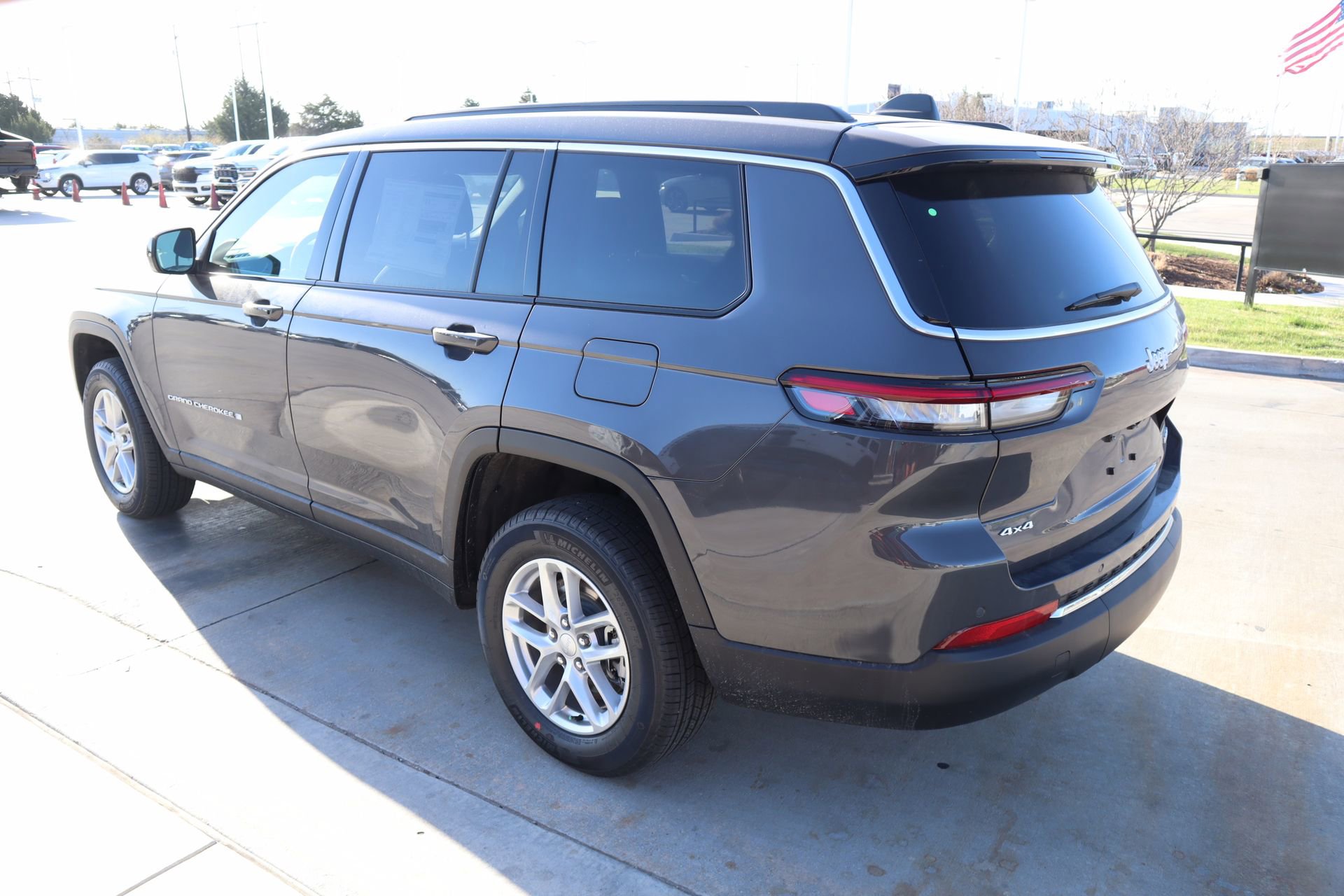 New 2026 Jeep Grand Cherokee L Laredo image 24