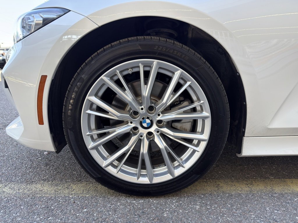 Used 2023 BMW 330i Sedan w/ Driving Assistance Package image 9