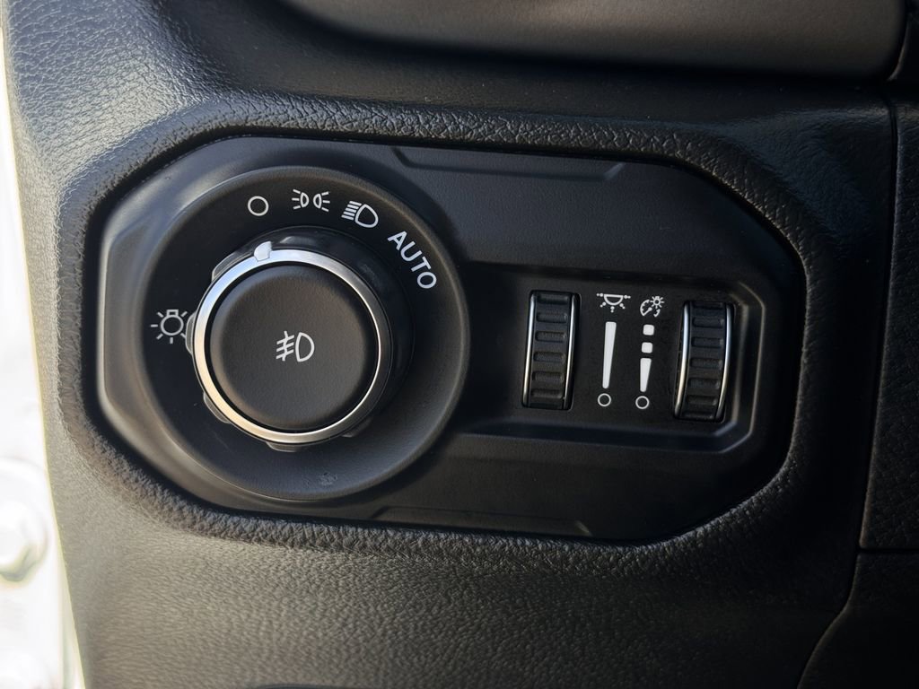 Used 2022 Jeep Wrangler Unlimited Sport image 23