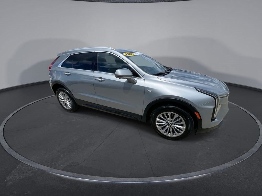 Certified 2025 Cadillac XT4 Premium Luxury FWD image 2