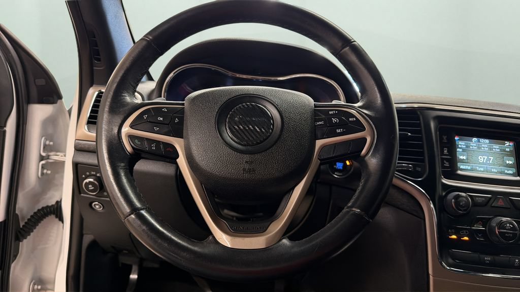 Used 2015 Jeep Grand Cherokee Laredo AWD/4WD image 12
