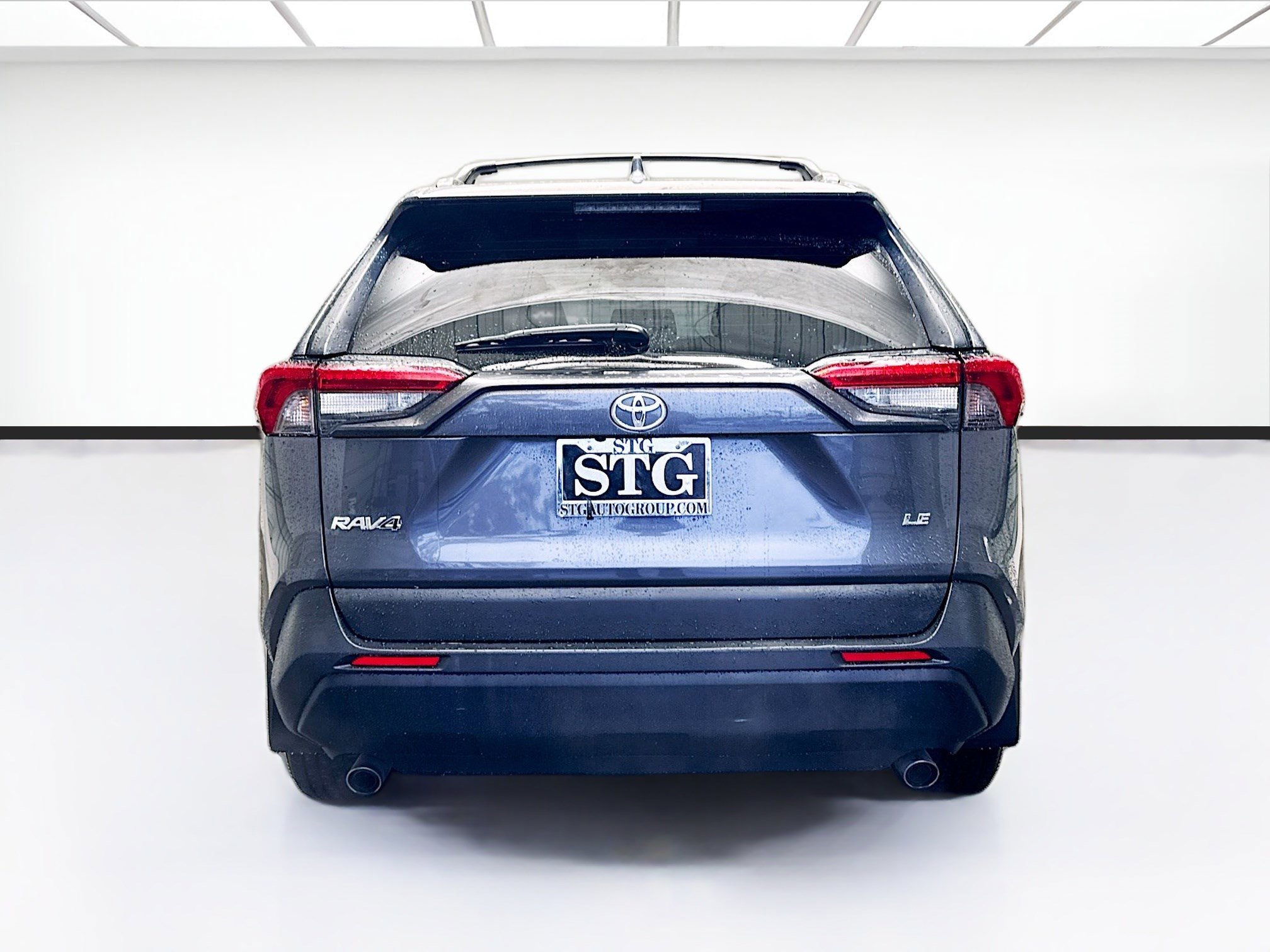 Used 2019 Toyota RAV4 LE w/ Carpet Mat Package image 5