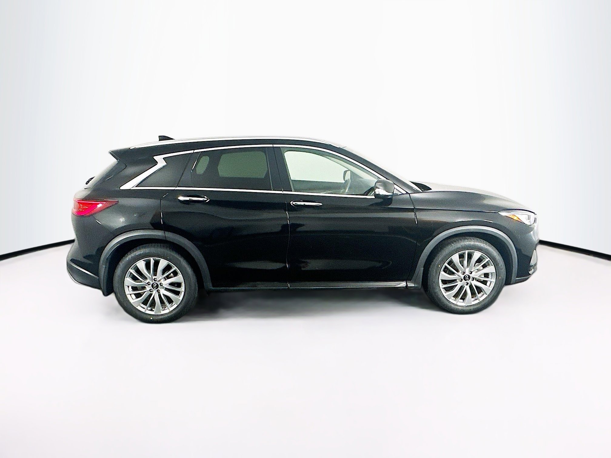 Used 2023 INFINITI QX50 Luxe FWD image 10