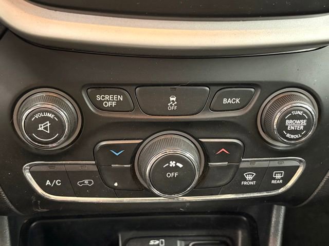 Used 2014 Jeep Cherokee Latitude AWD/4WD image 22