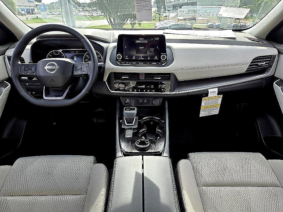 New 2025 Nissan Rogue SV image 9